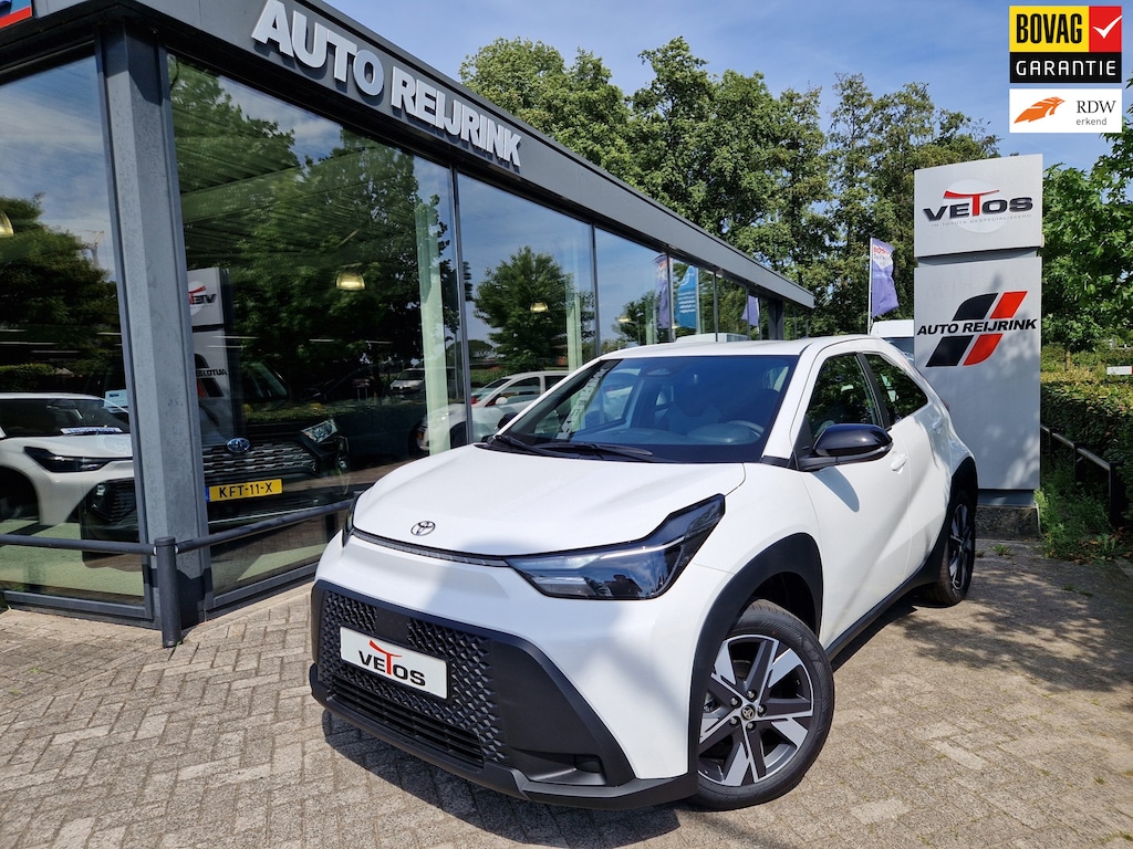Toyota Aygo X Hybrid 115 play+Go Pack/STOELVERWARMING/LMV 17"/CAMERA