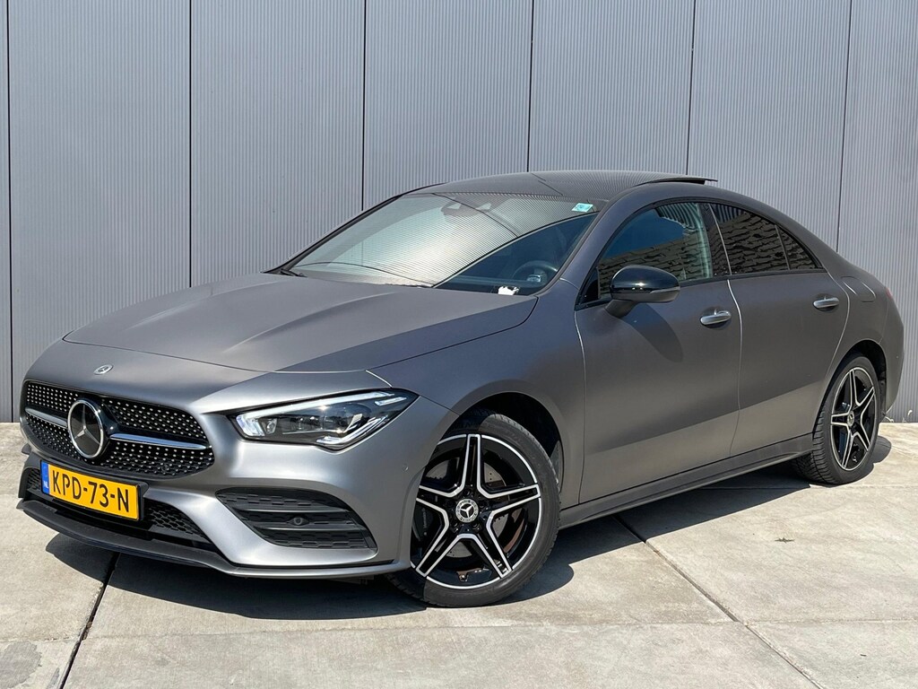 Mercedes-Benz CLA 250 e AMG Line | Designo Magno Mountaingrau | Panoramadak | Sfeerverlichting | Widescreen |