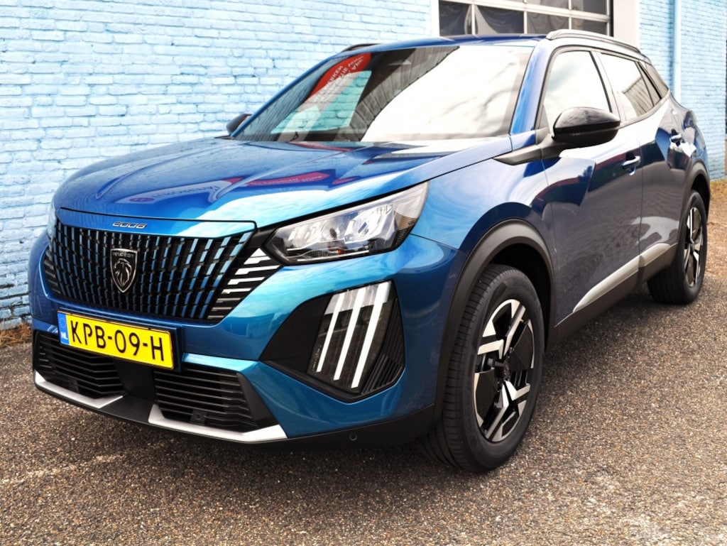 Peugeot 2008 1.2 Hyb 145 Allure pdc v+a carplay crc