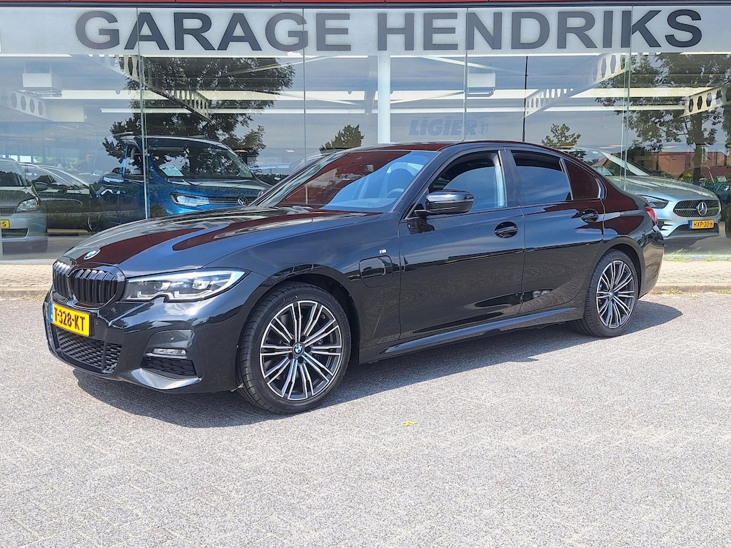 BMW 3-Serie 330e M Sport | SOH: 88,8% |  Trekhaak wegklapbaar | Nieuwe banden | Climate  | CC | Leder Stof |