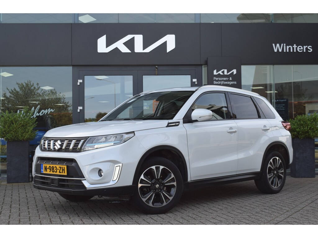 Suzuki Vitara 1.4 Boosterjet Style Smart Hybrid | Trekhaak | Pano | Adaptieve Cruise | Climate Control |