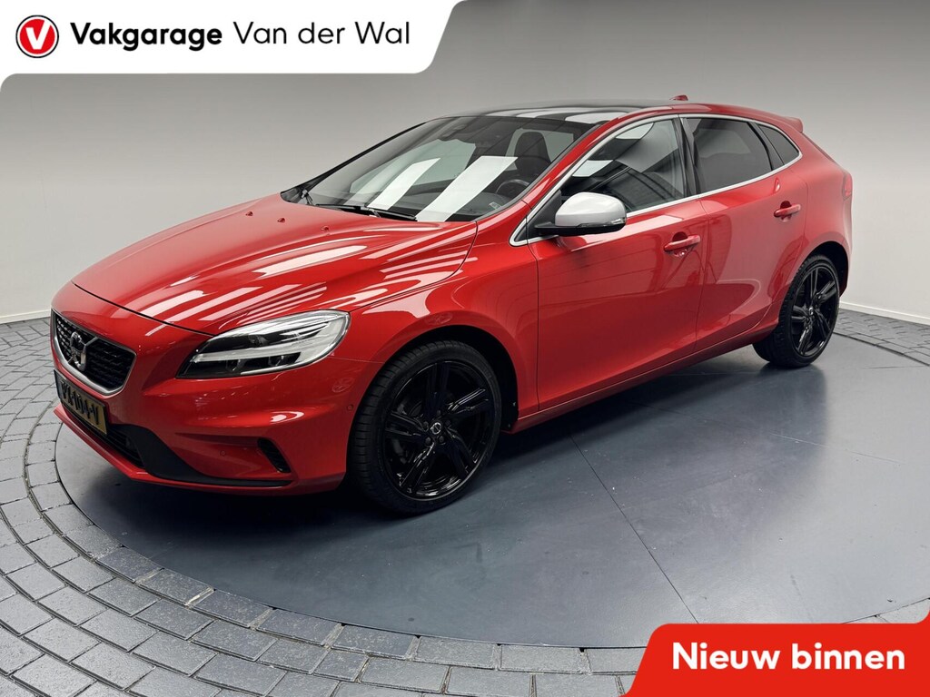 Volvo V40 2.0i T4 R-Design Navigatie-Cr.contr-Clima-Camera-Parkeersensoren-Panoramadak-Stoelverwarming-Leder-LED-Lm18''velgen