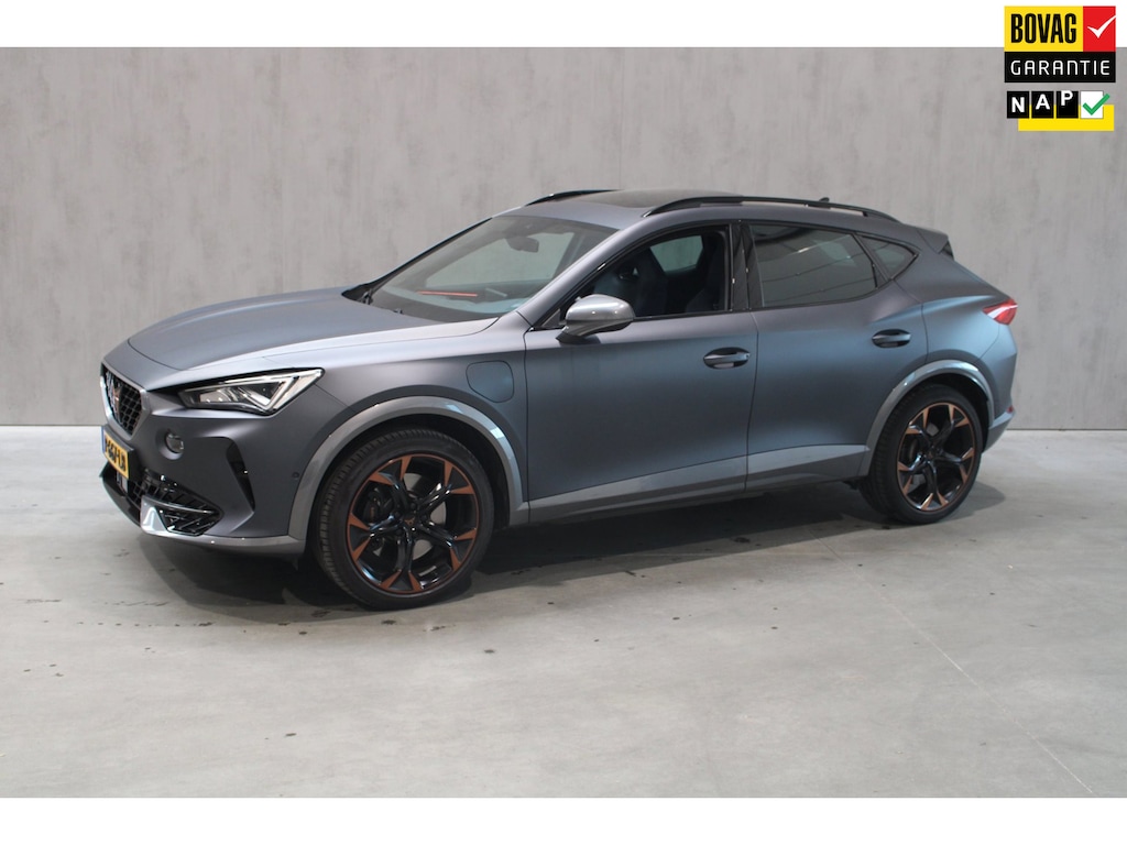 CUPRA Formentor 1.4 e-Hybrid VZ Copper Edition Matt Gray/Pano/Leer/Kuipstoelen Memory/Trekhaak Full Option NL Auto