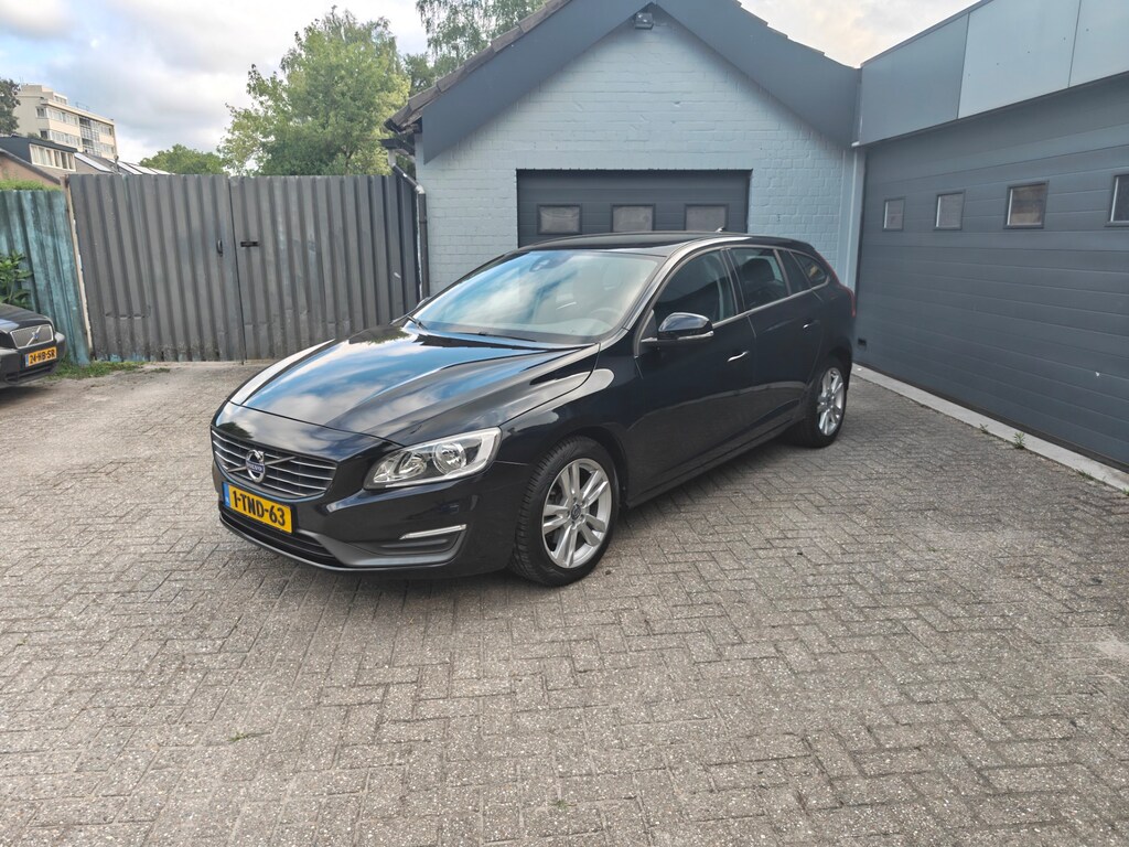 Volvo V60 1.6 T4 Kinetic,Cruise control,Navi,Parkeersensoren,Climate control,Trekhaak