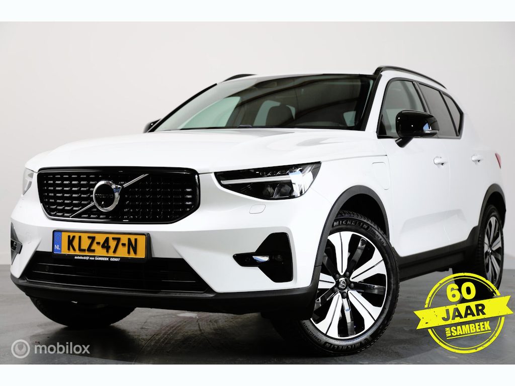 Volvo XC40 1.5 T4 Plug-in hybrid Plus Dark - Stoel/Stuurverwarming - 360 Camera - Carplay
