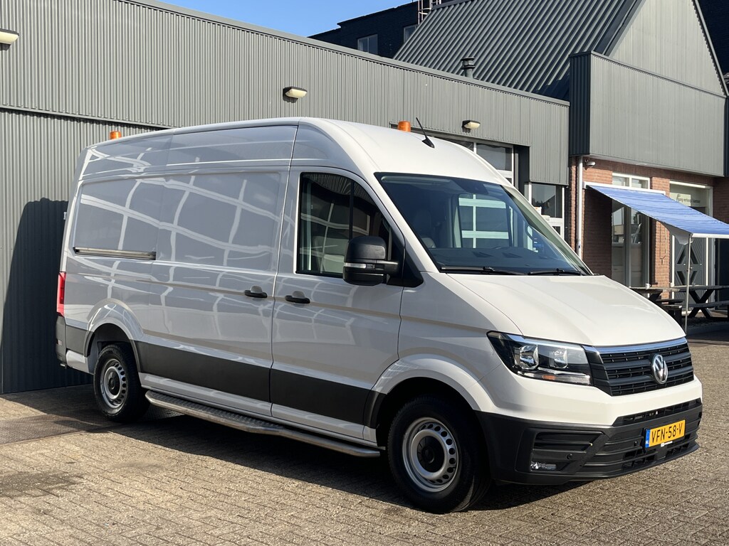 Volkswagen Crafter 35 2.0 TDI L3H3/L2H2 Trekhaak 3500kg trekgewicht Airco Cruise controle Kastinrichting Omvormer Apple carplay Navigatie Parkeersensoren voor en achter Euro 6 Bpm vrij!!