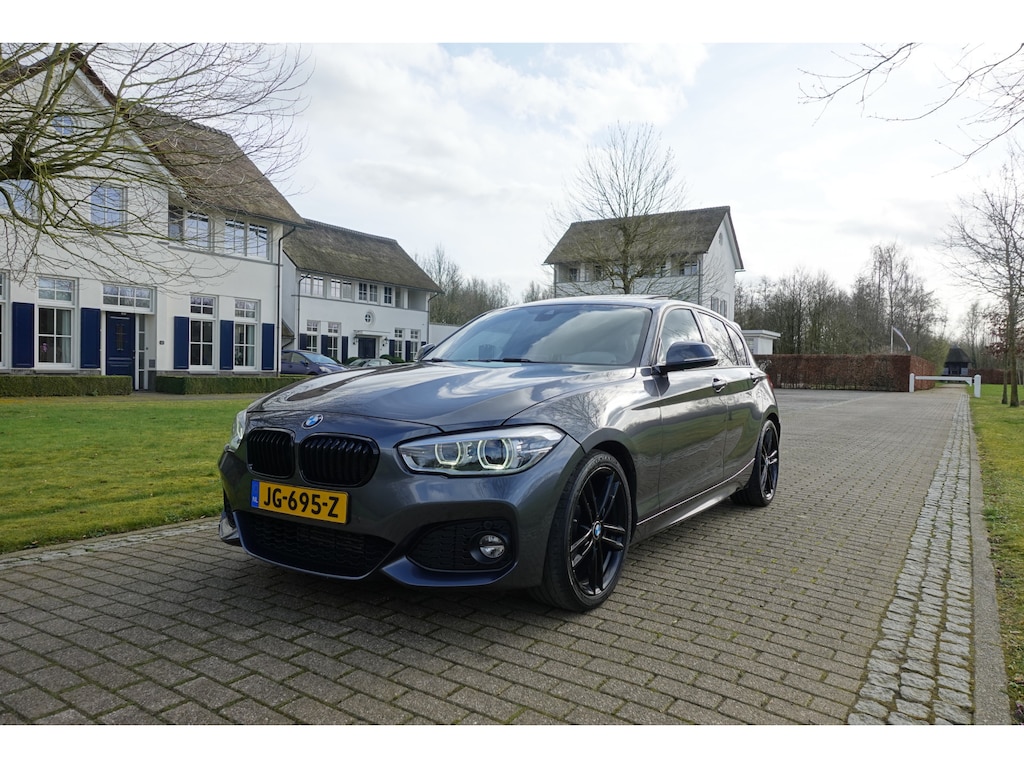 BMW 1-Serie 120i M Sport | Harman Kardon | Schuif/kanteldak | Leder | Camera | DAB | NAP |