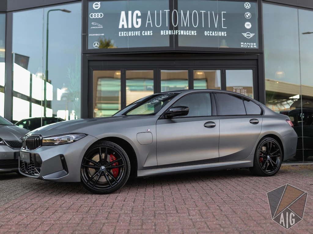 BMW 3-Serie 330e | Frozen | M-Sport Pro | Pano | H/K | Memory