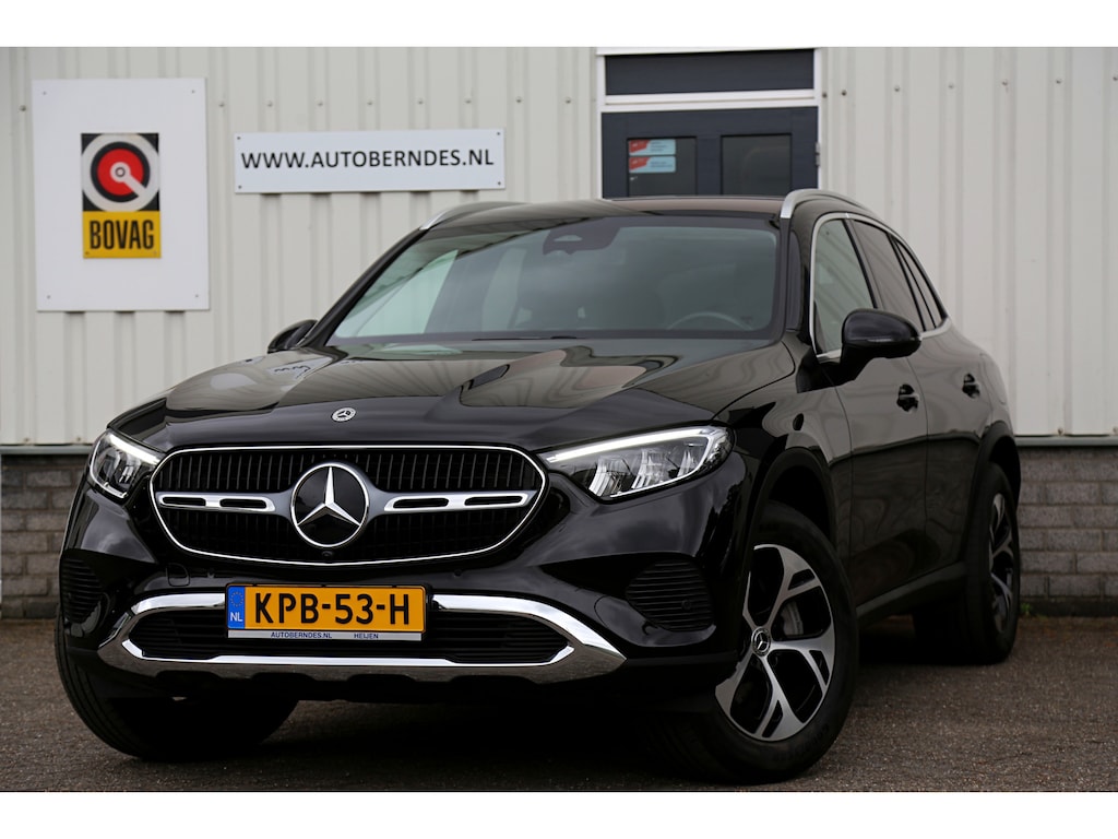 Mercedes-Benz GLC 300e 4MATIC Plug in hybride PHEV*Perfect MB Onderh.*1ste Eig.*Luchtvering/Elek. Trekhaak/ACC/Stoelverw./Stuurverw./Dodehoek/LED/Camera/Apple Carplay-Android/Parkeersens.V+A/18 inch LM*