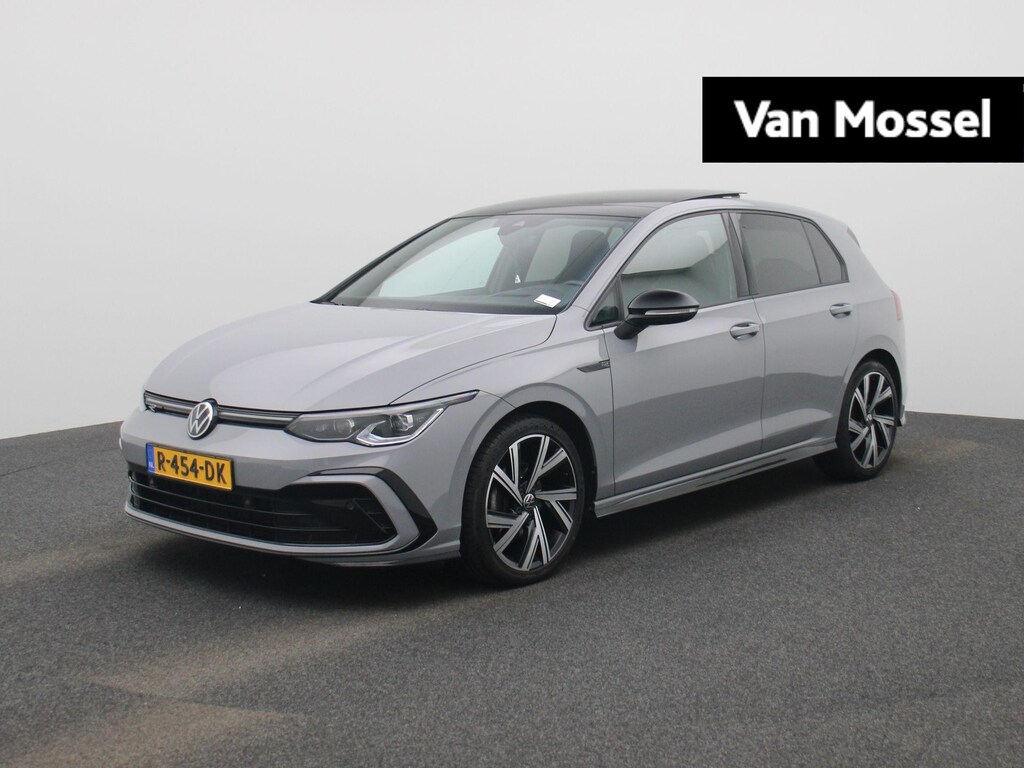 Volkswagen Golf 1.5 eTSI Aut. R-Line | Panoramadak | IQ Light | BlackStyle | Winterpakket | HeadUp Display | 18" Velgen |
