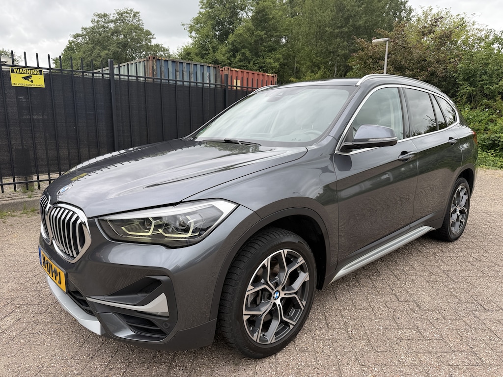 BMW X1 sDrive20i VDL Nedcar Edition LED/Sportleer/HU/Stoelverw/Leer/Navi