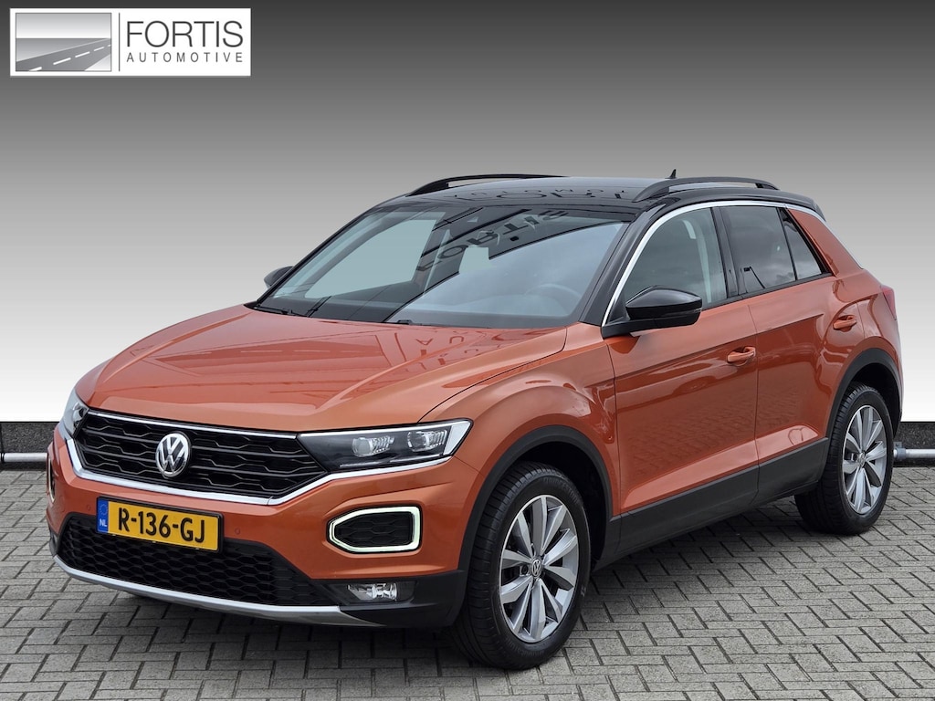 Volkswagen T-Roc 1.5 TSI Style Business | Automaat| Trekhaak| Keyless entry| Full LED|