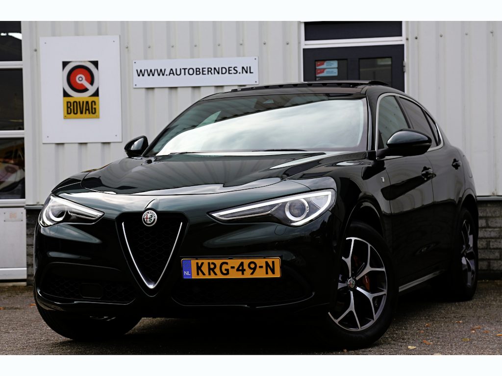 Alfa Romeo Stelvio 2.0 T 280PK Q4 AWD Ti*Perfect Alfa Onderh.*Pano/ACC met stuurhulp/Leder/Stoelverw./Stuurverw./Apple Carplay-Android/Dodehoek/Rijstrook/Memorie/Keyless Entry+Go/DAB/LED/Camera/Parkeersens.V+A/19 inch LM*