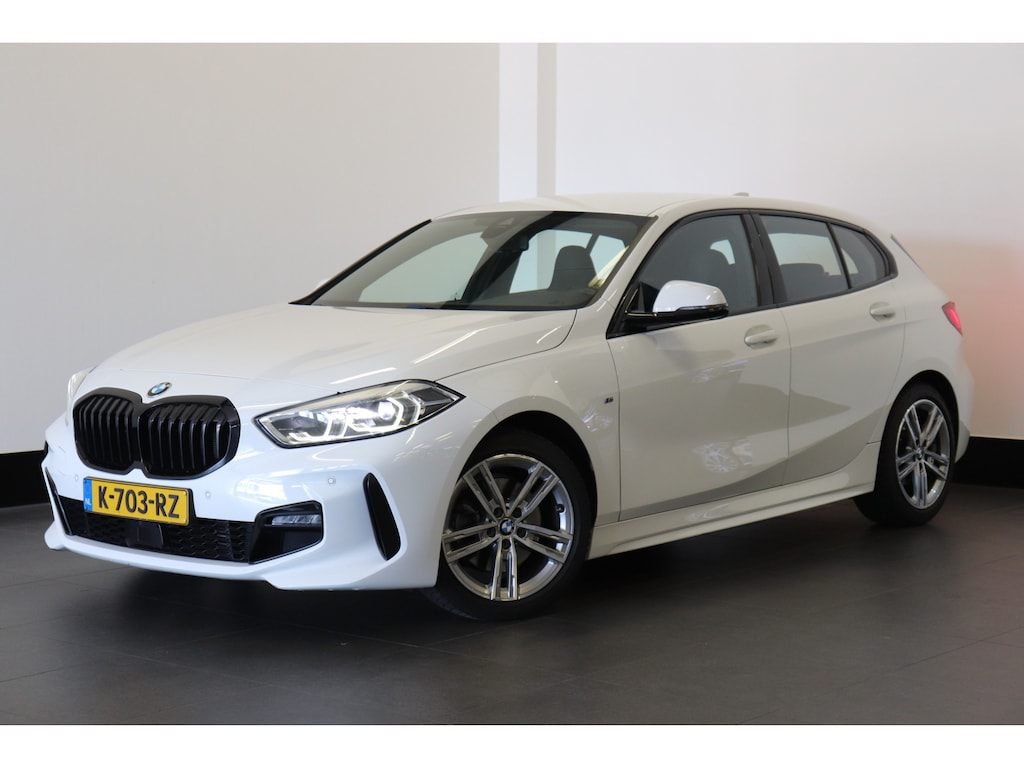 BMW 1-Serie 118i High Executive Edition M-Sport Dealer OH | Navi | ACC | Carplay | Sfeer | €18.900,- incl. BTW