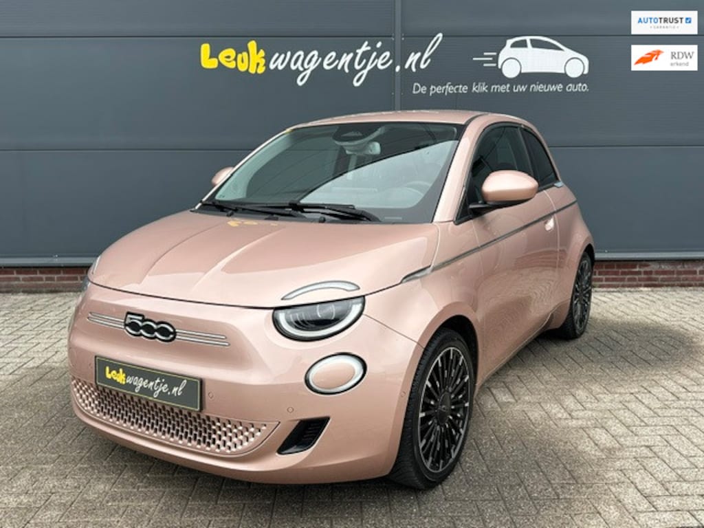 Fiat 500e 3+1 Icon 42 kWh *camera *17" *stoelv. *15.000 km