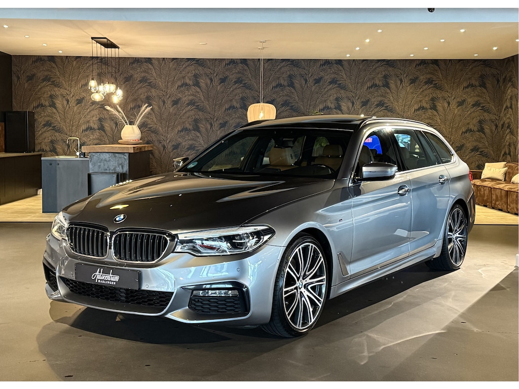 BMW 5-Serie Touring 520i M-Sportpakket I 20" I Pano I Head-Up