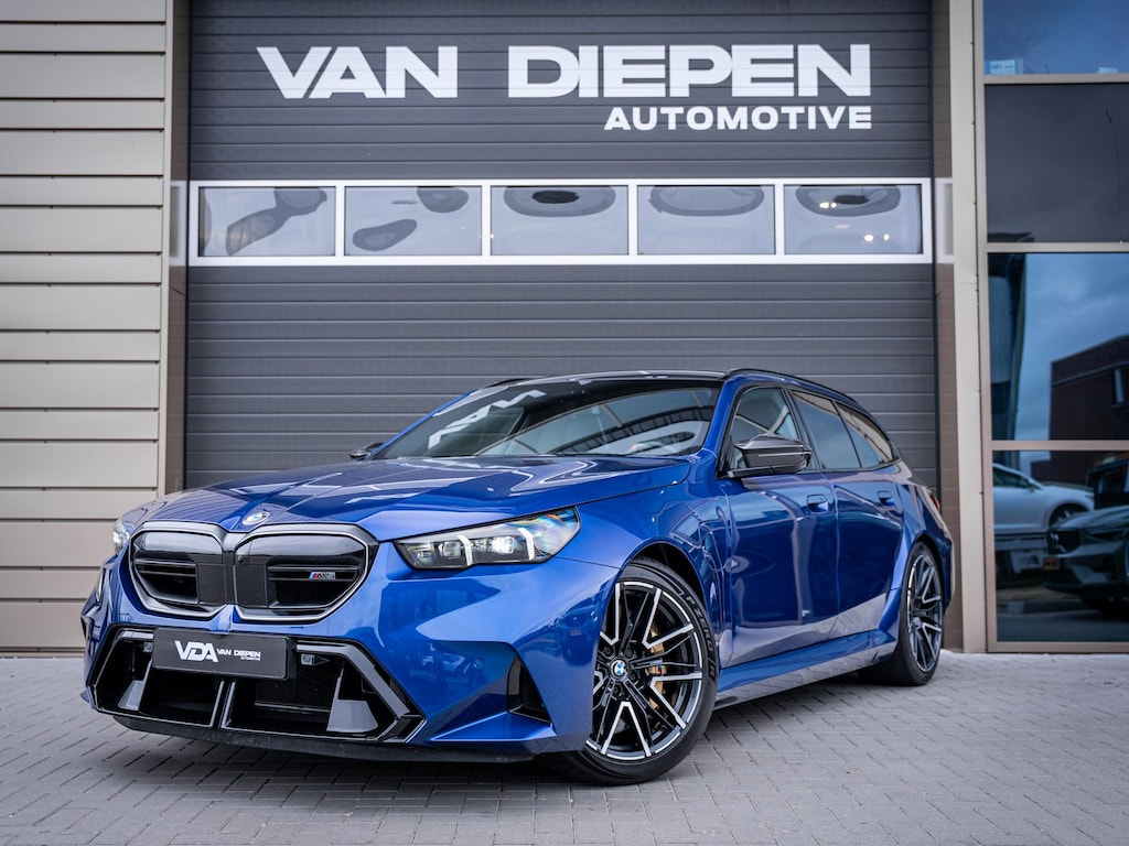 BMW M5 5-serie Touring 728PK - Ceramic l M-Drivers Pack l PANO l B&W