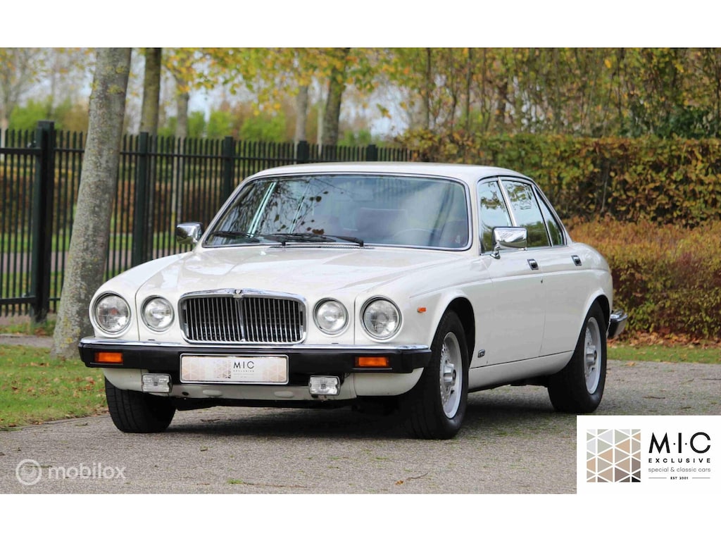 Jaguar XJ 4.2 | origineel 98.000 km | Tudor White on Red