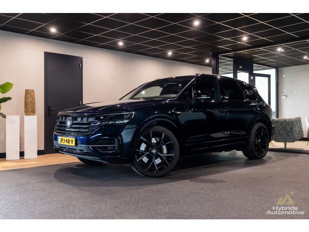 Volkswagen Touareg 3.0 TSI 4Motion R-LINE | Pano | Full Options