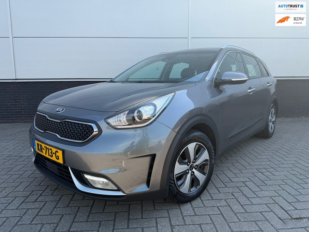 Kia Niro Hybrid 1.6 GDi First Edition Clima - adapt cruise - carplay - LED - NAP - trekhaak - navi - camera