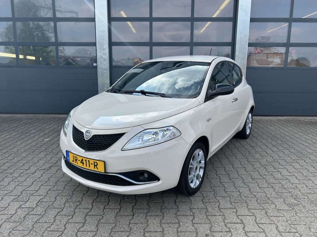 Lancia Ypsilon 0.9 Turbo TwinAir 90pk Opening Edition