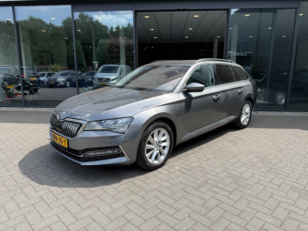 Skoda Superb Combi 1.4 TSI IV Ed. Plus,LED,Memory,Clima,Cruise,Stoelverw,Carplay,Camera,Trekhk Wegkl.,Digi Displ.