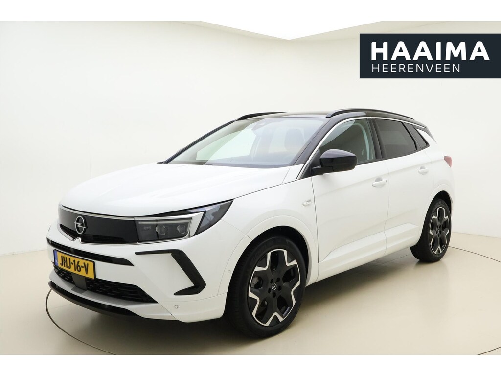 Opel Grandland 1.2 Turbo 130pk Automaat Ultimate | Navigatie | Alcantara bekleding | Elektrische achterklep | Stoel- en stuurverwarming | Climate control | Cruise control | Zwart dak
