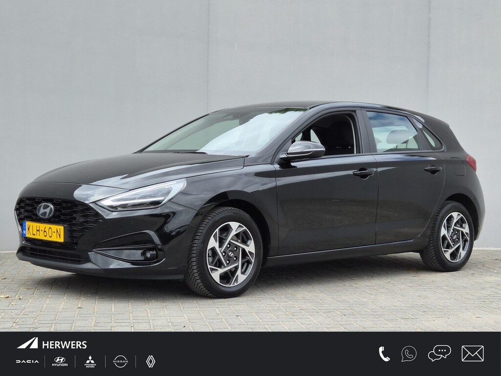 Hyundai i30 1.0 T-GDi MHEV Comfort Smart / Fabrieksgarantie tot 07-2029 / Dealer onderhouden / All season banden / Stuur- & Stoelverwarming / Adaptief cruise control / Achteruitrijcamera / Keyless Entry/Start / Climate control / Apple Carplay Android Auto /