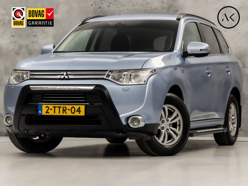 Mitsubishi Outlander Sport 2.0 PHEV Deluxe 203Pk Automaat (NAVIGATIE, CAMERA, CLIMATE, LEDER, SPORTSTOELEN, STOELVERWARMING, GETINT GLAS, TREKHAAK, CRUISE, KEYLESS, NIEUWSTAAT)