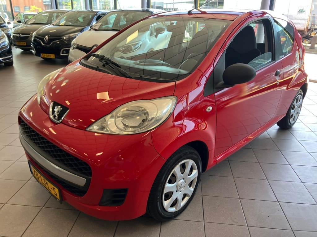 Peugeot 107 1.0-12V XR APK 8-27 BJ 2010 !!!!!