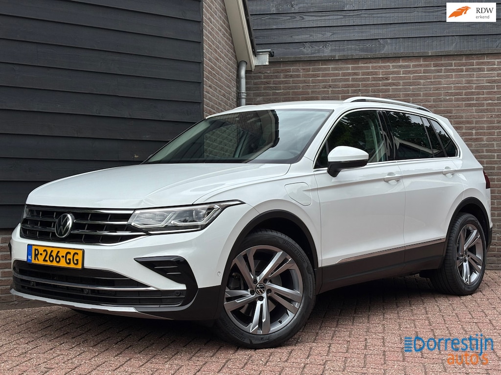 Volkswagen Tiguan 1.4 TSI eHybrid Business+ | ACC | Camera | IQ.Light | CarPlay | Trekhaak