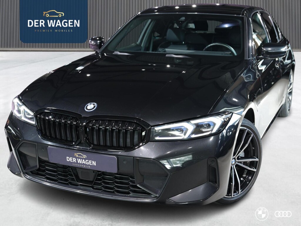 BMW 3-Serie 330E M Sport / ACC / TREKHAAK / VERW STOELEN & STUUR / 19"