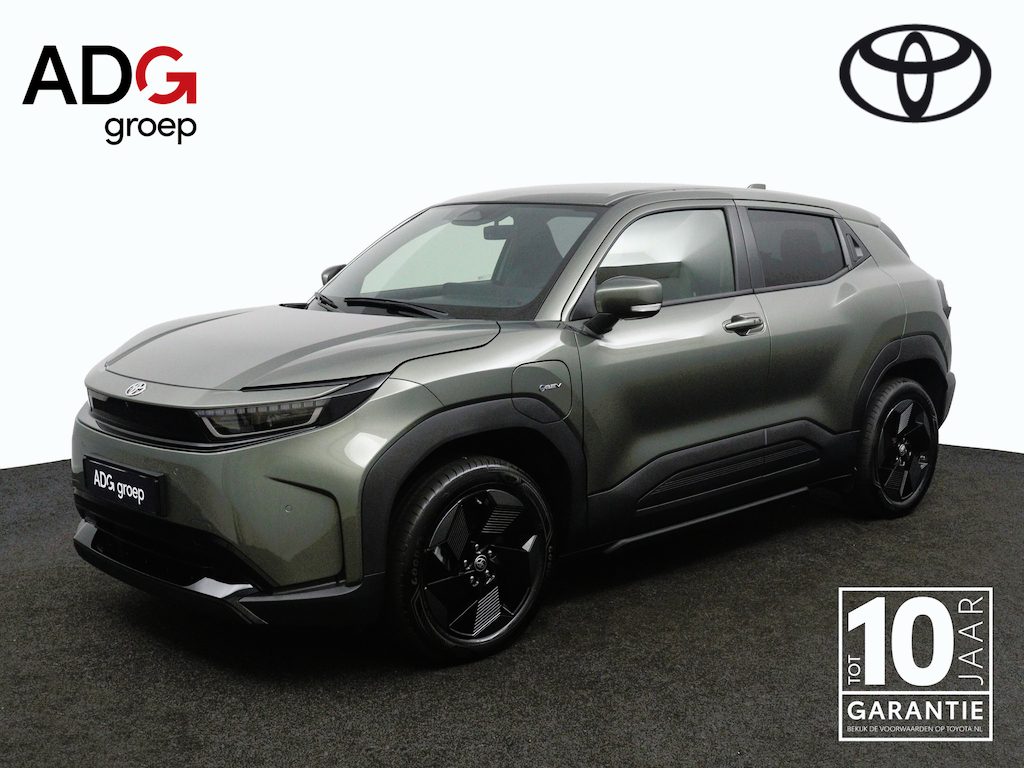 Toyota Urban Cruiser Dynamic 61 kWh | DEMOVOORDEEL | Keyless Entry | Stuurwielverwarming | Navigatie | Apple Carplay | Android Auto |