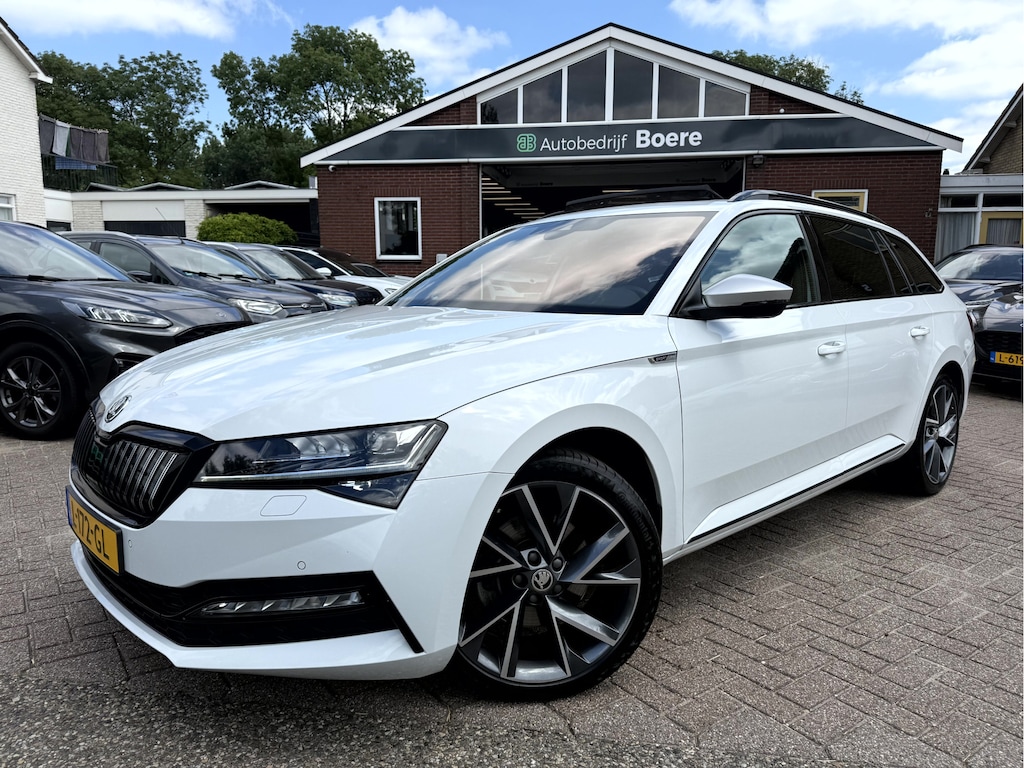 Skoda Superb Combi 1.4 TSI iV Sportline Business Panoramadak, Trekhaak