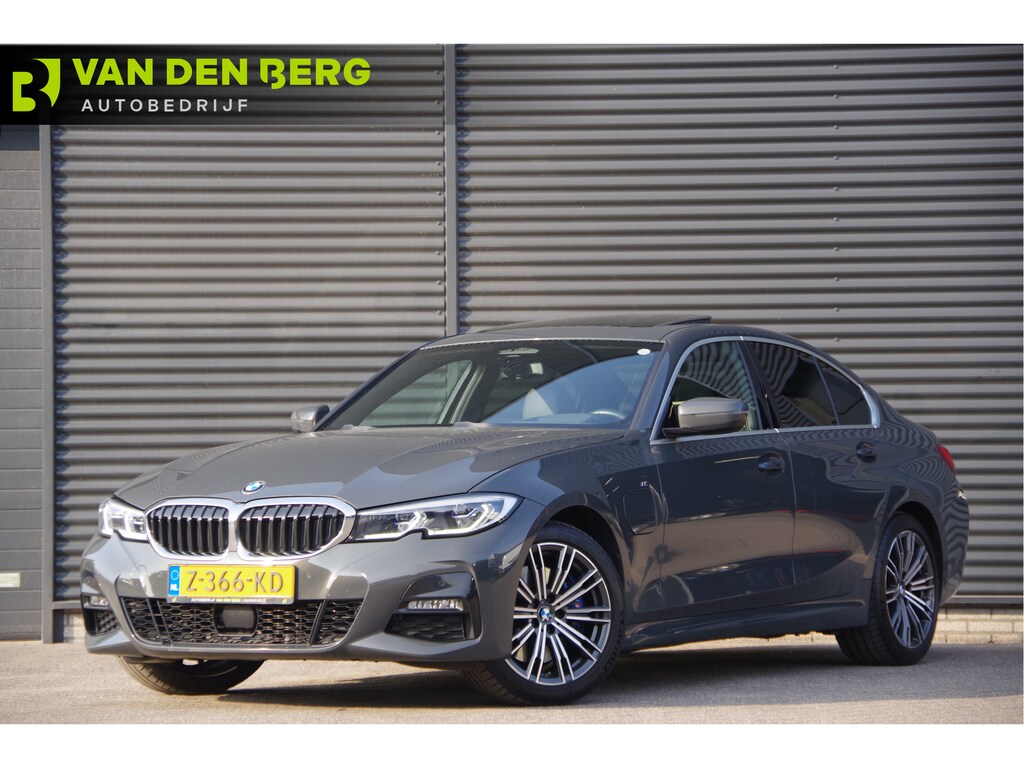 BMW 3-Serie 330e M-SPORT SCHUIFDAK, INDIVIDUAL LEDER, LASER, HUD, HARMAN/KARDON, ADAPT. CRUISE, SPORTSTOELEN, DRAVIT GRAU