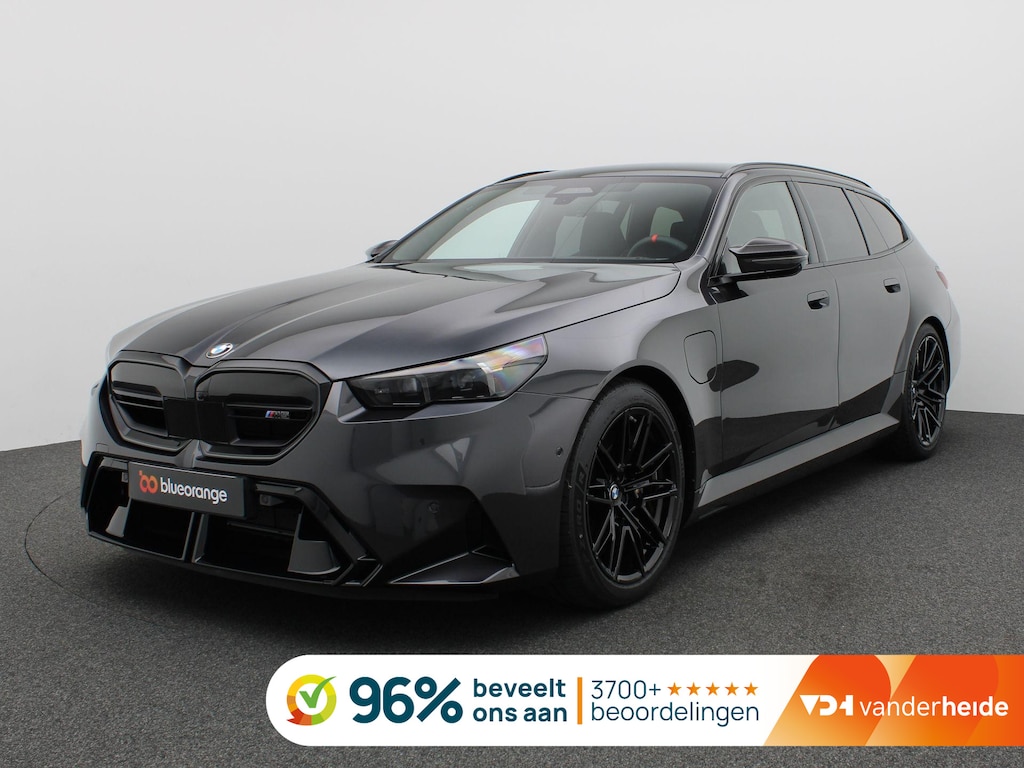 BMW M5 5-serie Touring Keramische remschijven, Panoramadak, Head-Up Display, Adaptieve Cruise Controle, Keyless, Side Assist, M-Drivers Pack, Bower&Wilkins Audio, Comfort Pack, Trekhaak, 21" LM Velgen