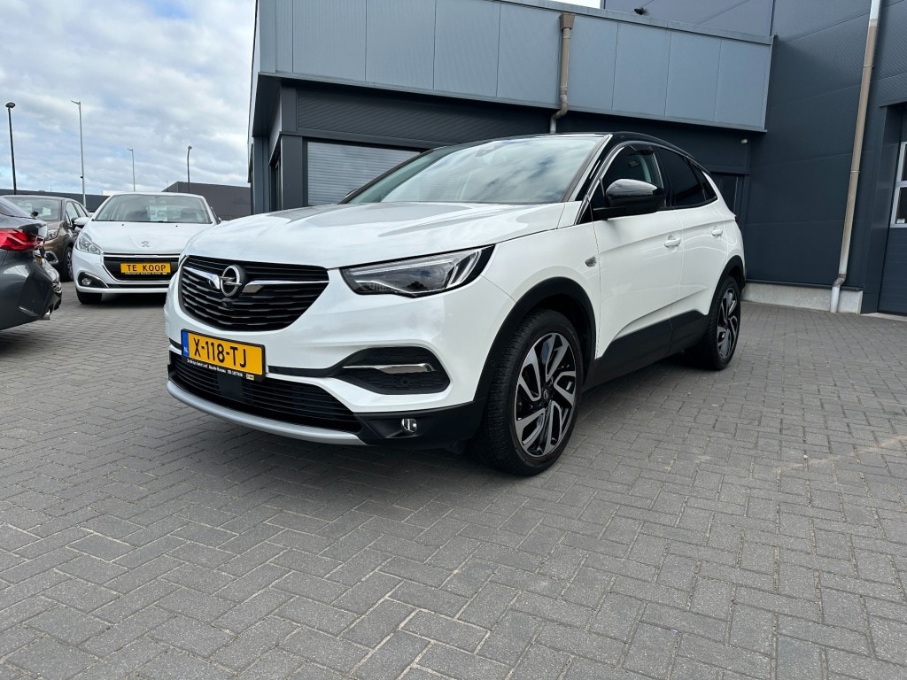 Opel Grandland 1.2 Turbi Innovation Camera Trekhaak
