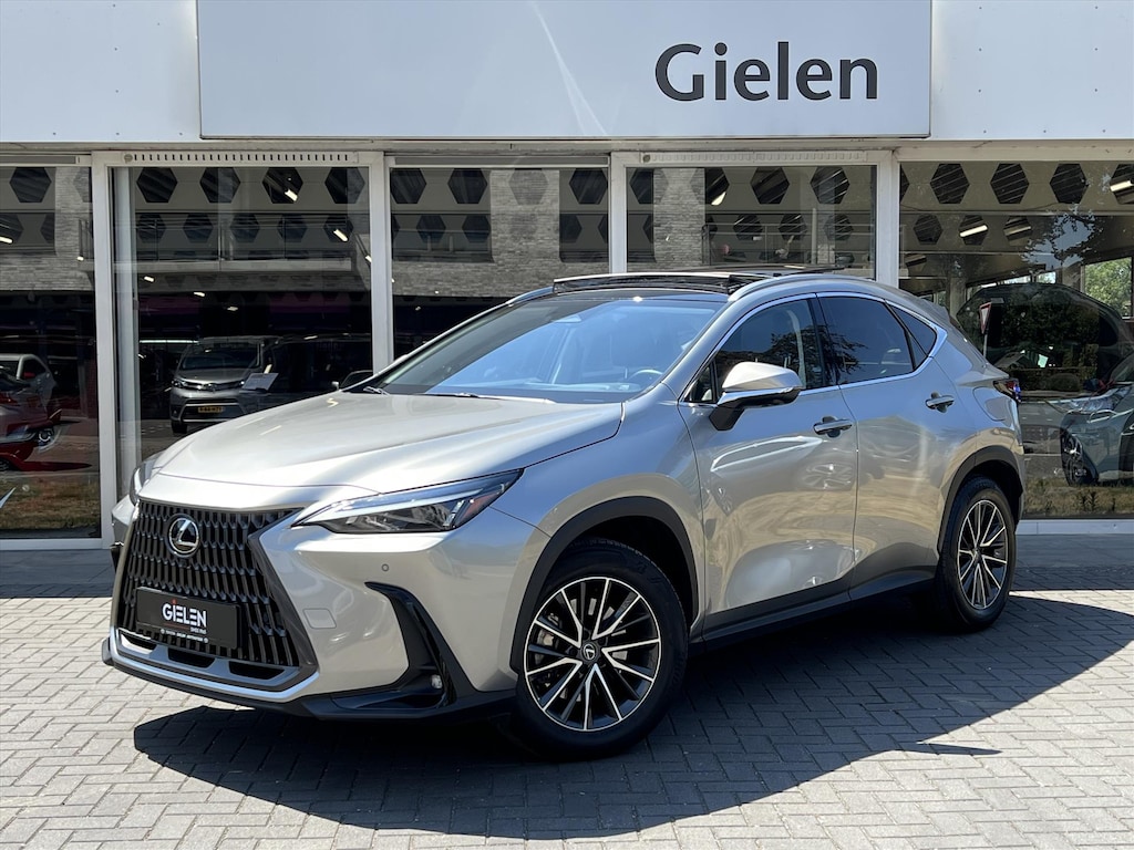 Lexus NX 450h+ AWD Luxury Line | Eerste eigenaar, Trekhaak, Panoramadak, Stoelverwarming, 360 Camera, 1500KG Trekgewicht