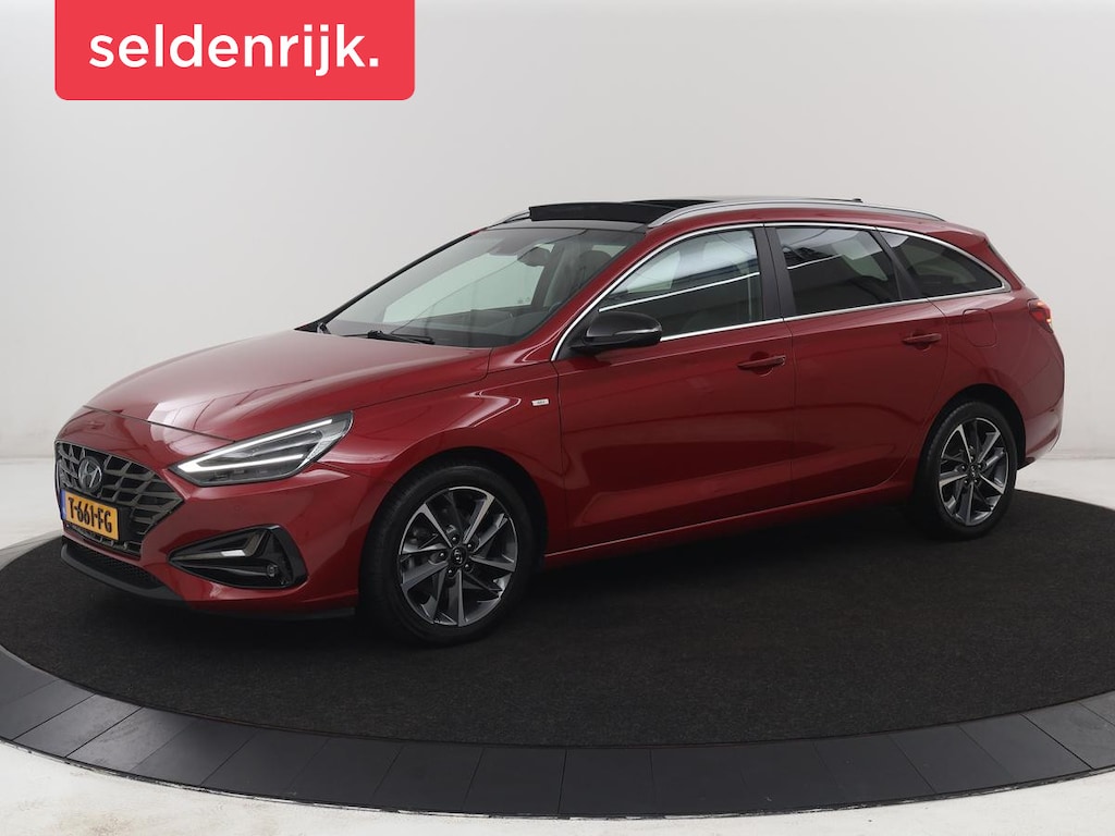 Hyundai i30 Wagon 1.5 T-GDi MHEV Premium Sky | Stoel&Stuurverwarming | Panoramadak | Stoelkoeling | Camera | Adaptive cruise | Navigatie | Carplay | DAB+ | Climate control | Full LED