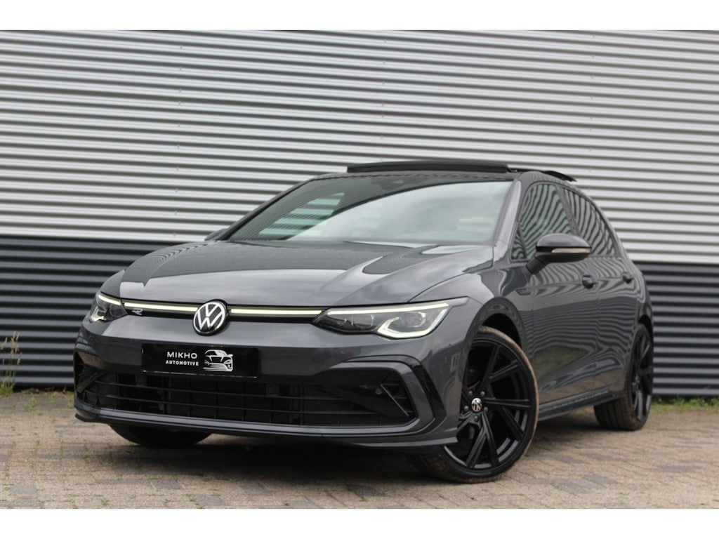 Volkswagen Golf 1.5 eTSI 3x R-Line | Panoramadak | Camera | Sfeerverlichting | IQ Light | Adaptive cruise | Stoelverwarming | Lane