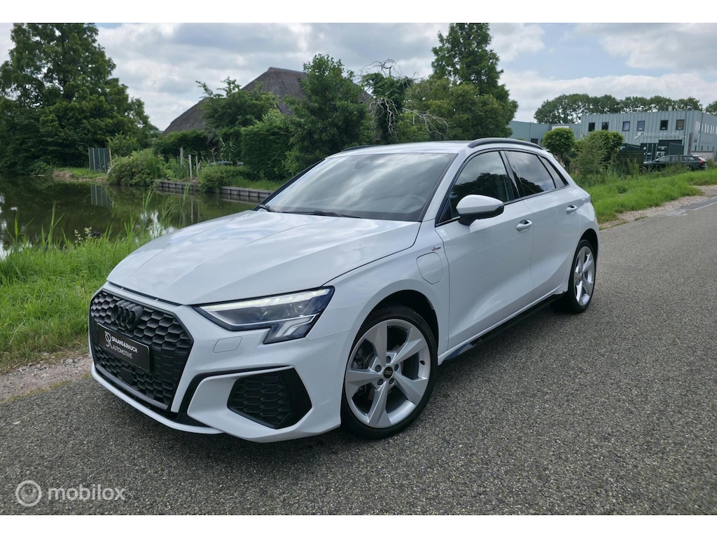 Audi A3 Sportback 40 TFSI e S-Line / Navi / Trekh. / Carplay