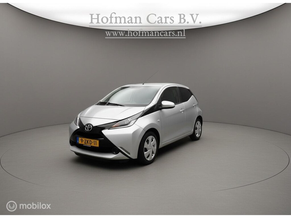 Toyota Aygo 1.0 VVT-i x-play | 5-Deurs | Achteruitrijcamera | Airco | 99.000 km | NAP