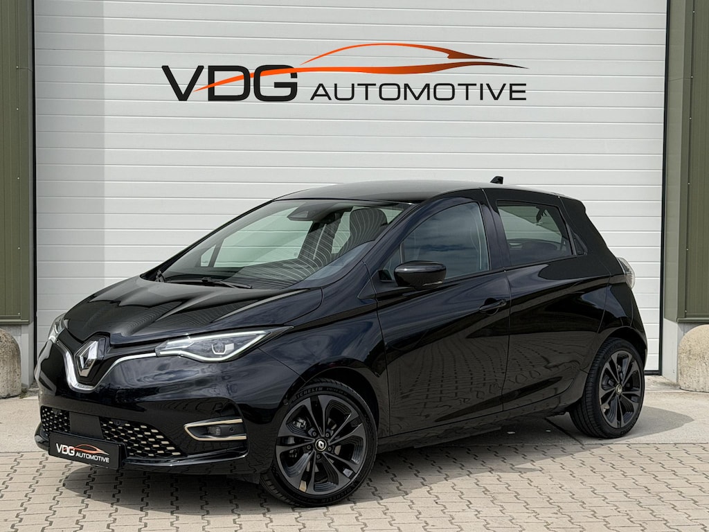 Renault Zoe R135 Iconic 52 kWh Snel lader/ soh 94%/ Koopaccu / Clima / Camera / BOSE Hifi / Navigatie / 17" / Stoel/Stuur verwarming