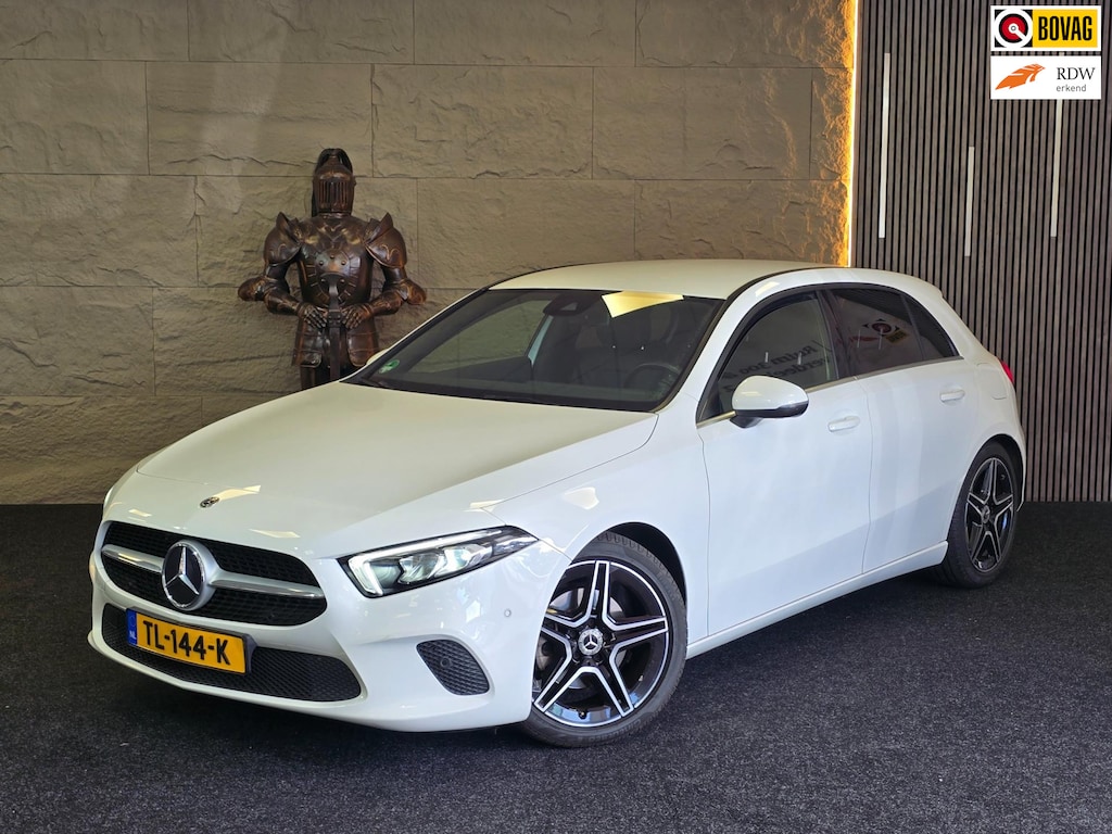 Mercedes-Benz A-klasse 200 AMG-Line|AUTOMAAT|1E EIG|NAP|APK|TREKHAAK|LED|PARK CAM|CRUISE