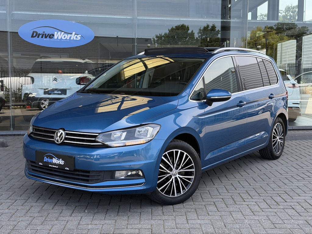 Volkswagen Touran 1.4 TSI Highline | Automaat | Panorama | Adaptive Cruise C | Volledige historie |  Interesse, Proefrit? Bel of app met: 06-24282842 / 06-42130156