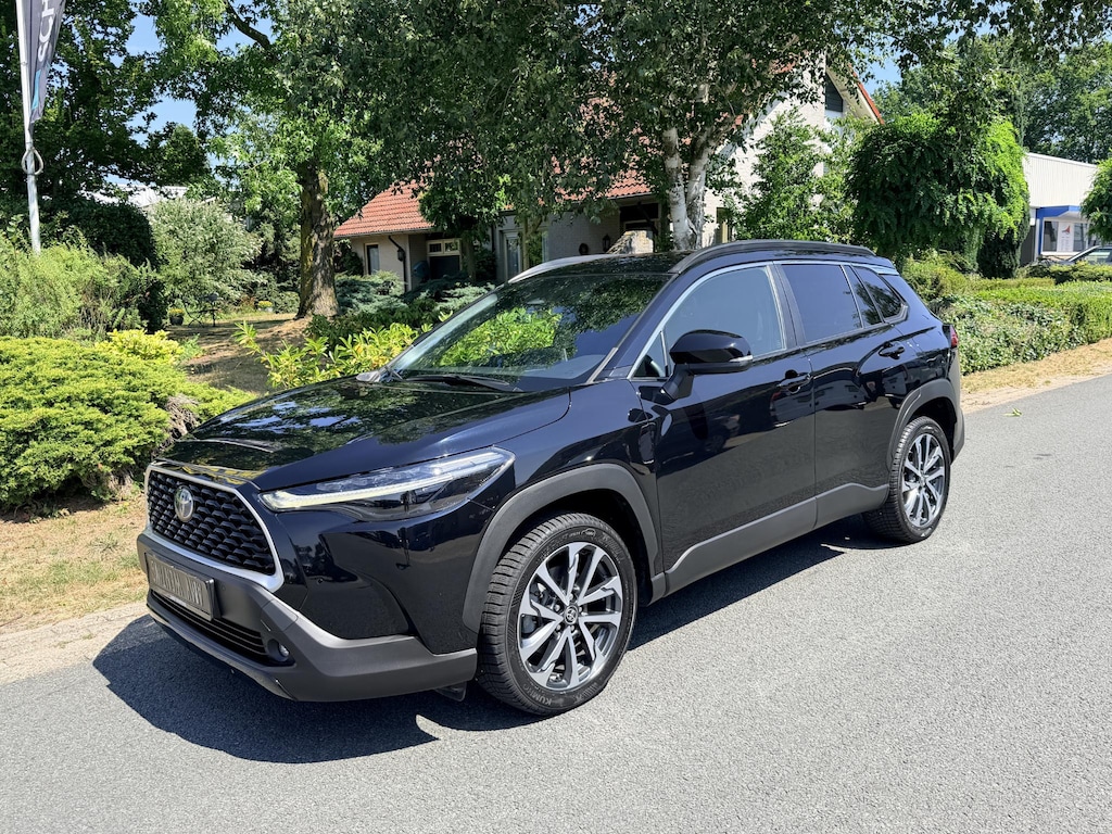 Toyota Corolla Cross 2.0 Hybrid 197PK AWD•Navi•ACC