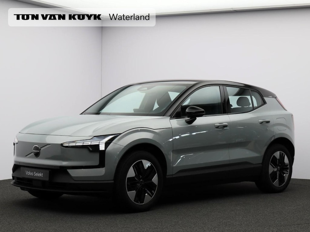 Volvo EX30 Single Motor Plus Automaat / Verwarmde voorstoelen / Verwarmd stuurwiel /  Glossy zwart dak / Google Maps Navi