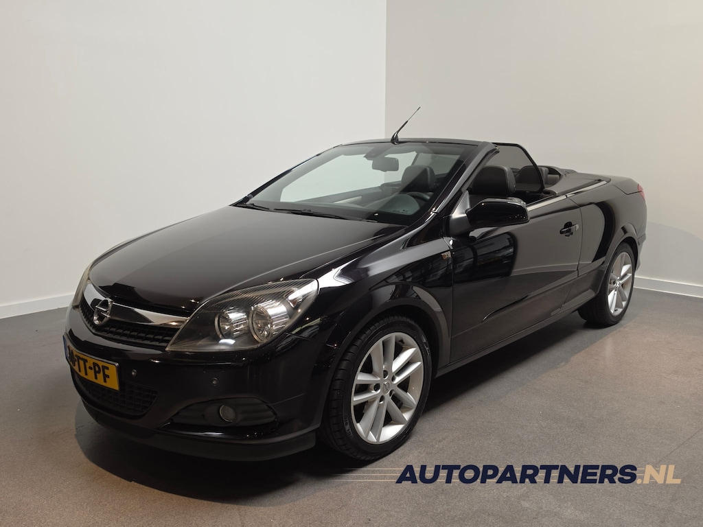 Opel Astra TwinTop 1.8 Cosmo Cabrio - Apple Carplay/Android Auto - Stoelverwarming - Halfleder