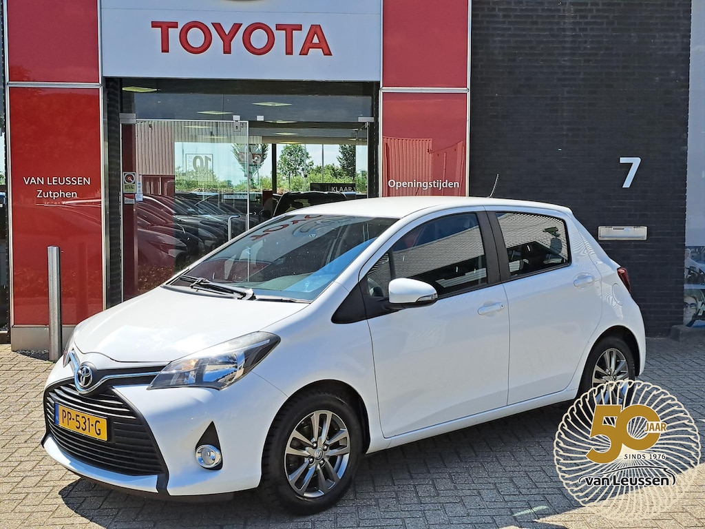 Toyota Yaris 1.0 VVT-i Aspiration AIRCO ONDERHOUDSBOEKJES TREKHAAK