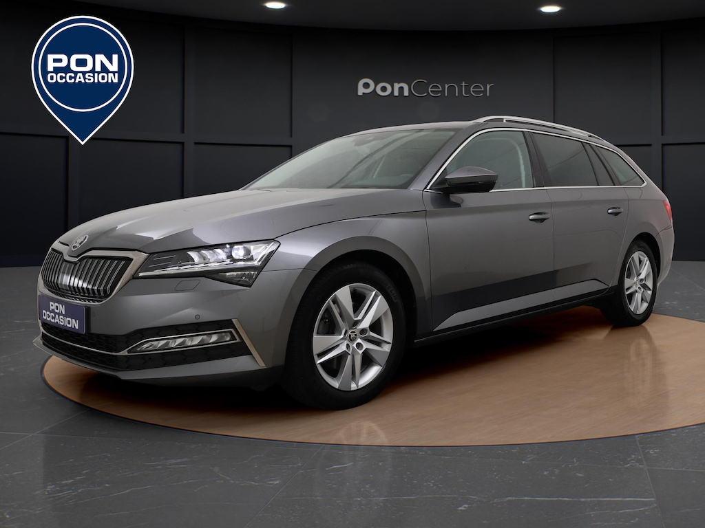 Skoda Superb Combi 1.4 TSI iV Edition Plus | Trekhaak | ACC | Stuur-/Stoelverwarming V+A | Matrix LED | Parkeerhulp | 17'' |
